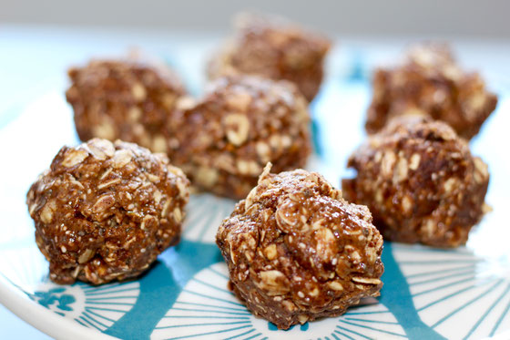 Almond Pistachio Cocoa Bites